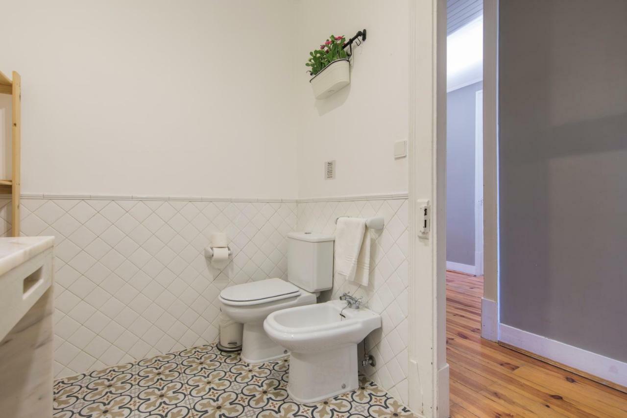 Trendy & Lightfull Apartment Lisbon Luaran gambar