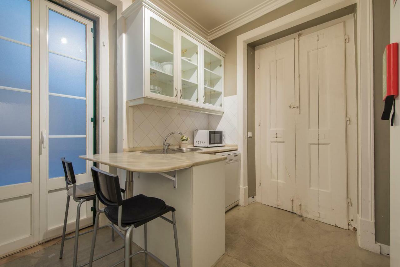 Trendy & Lightfull Apartment Lisbon Luaran gambar