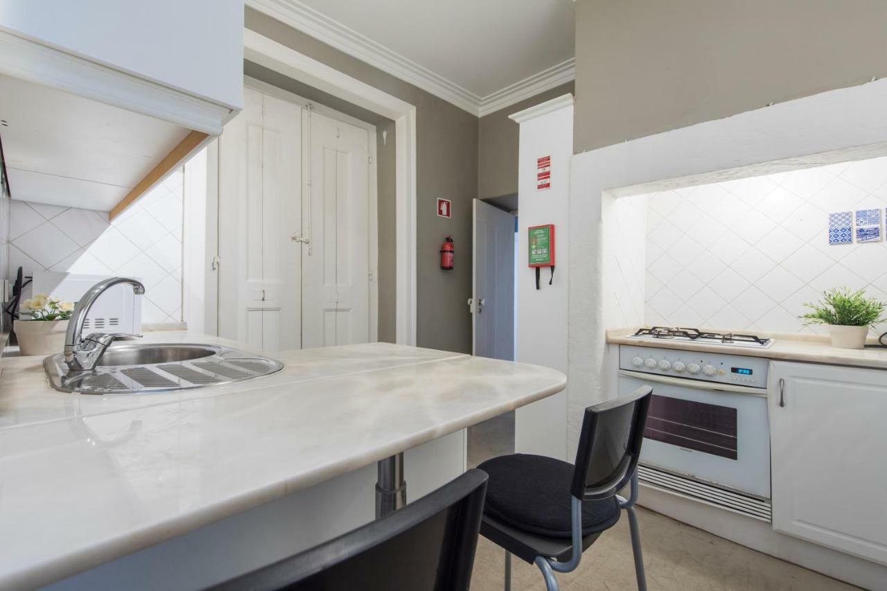 Trendy & Lightfull Apartment Lisbon Luaran gambar